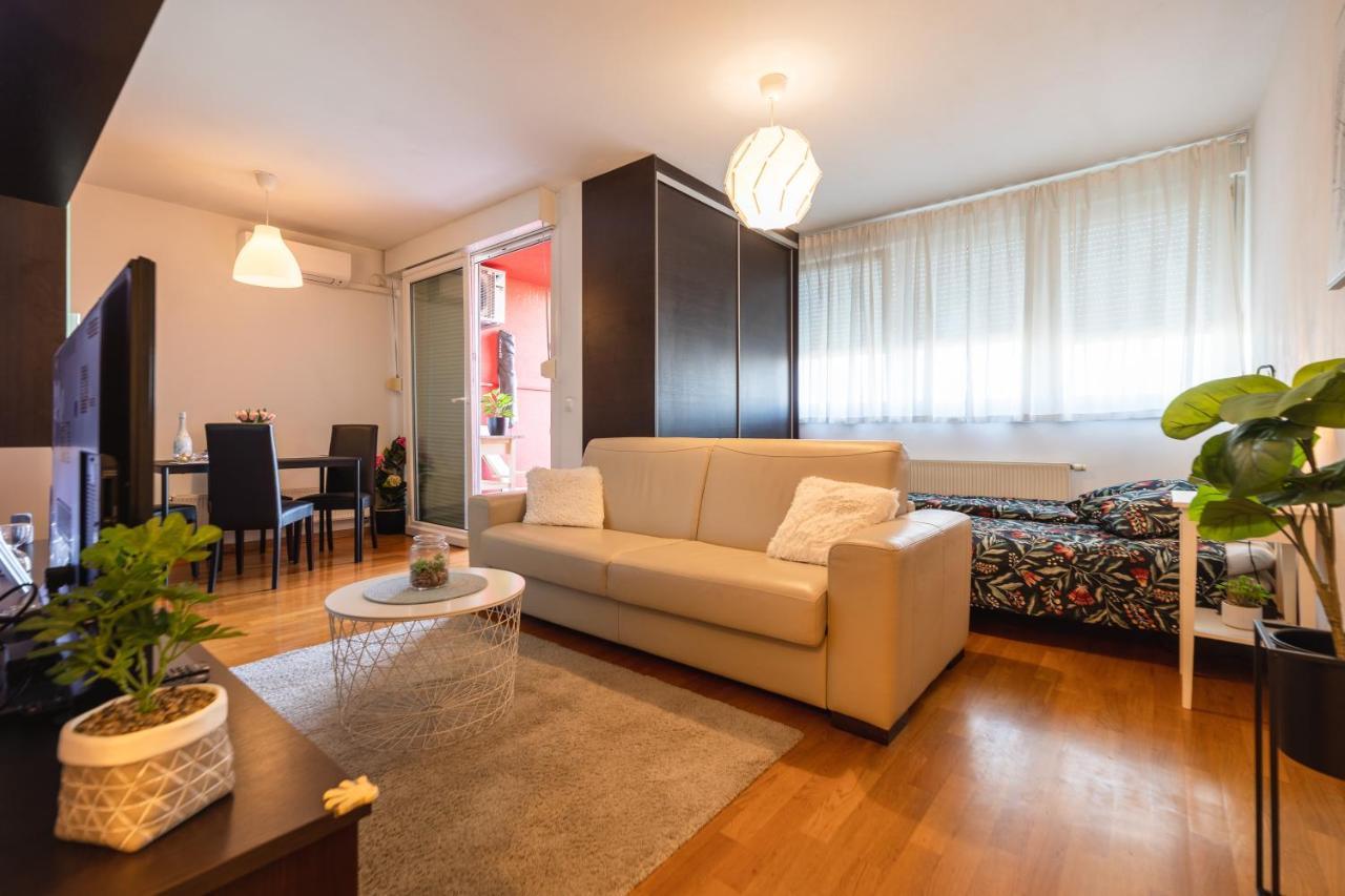 Flexible Selfcheckins 29 - - Garage - Loggia - New - Repinc Apartment Zagreb