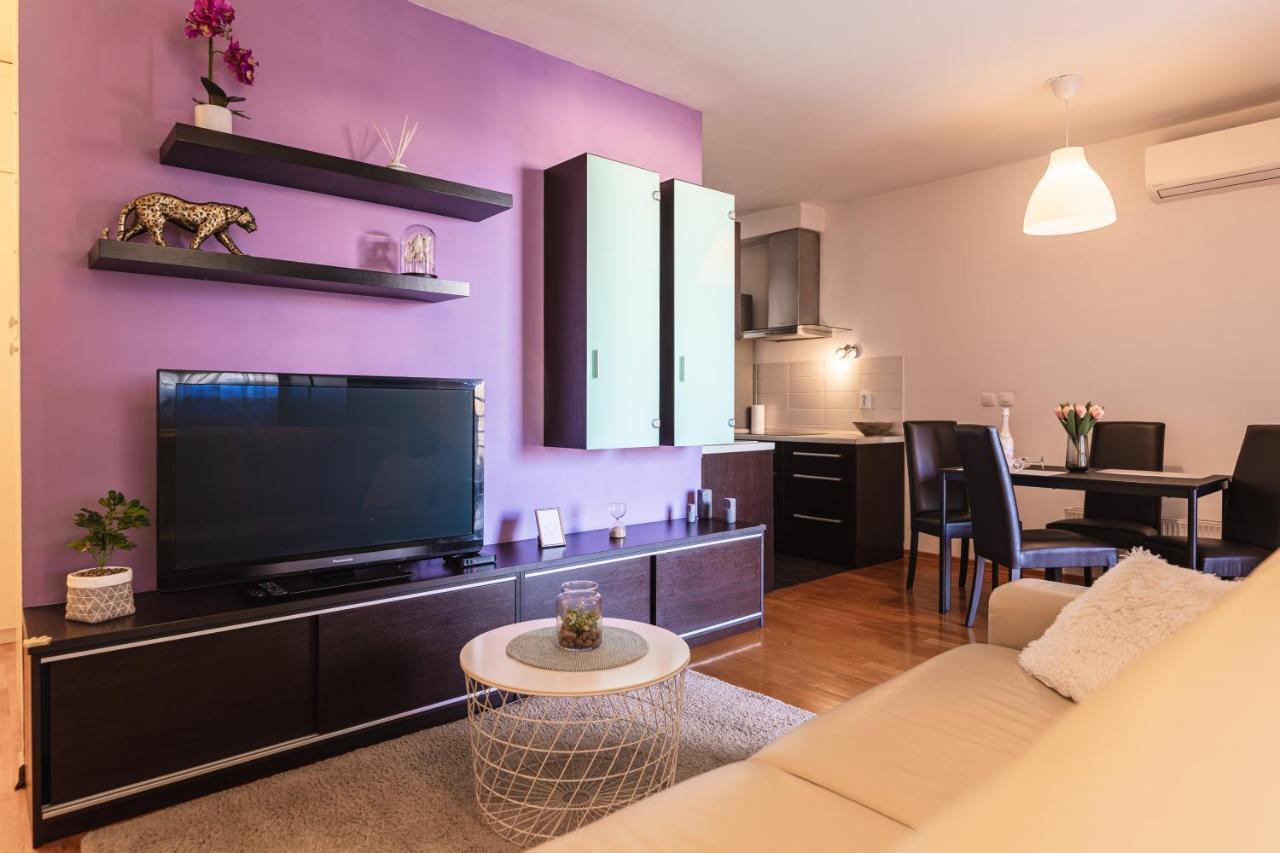 Flexible Selfcheckins 29 - - Garage - Loggia - New - Repinc * Zagreb
