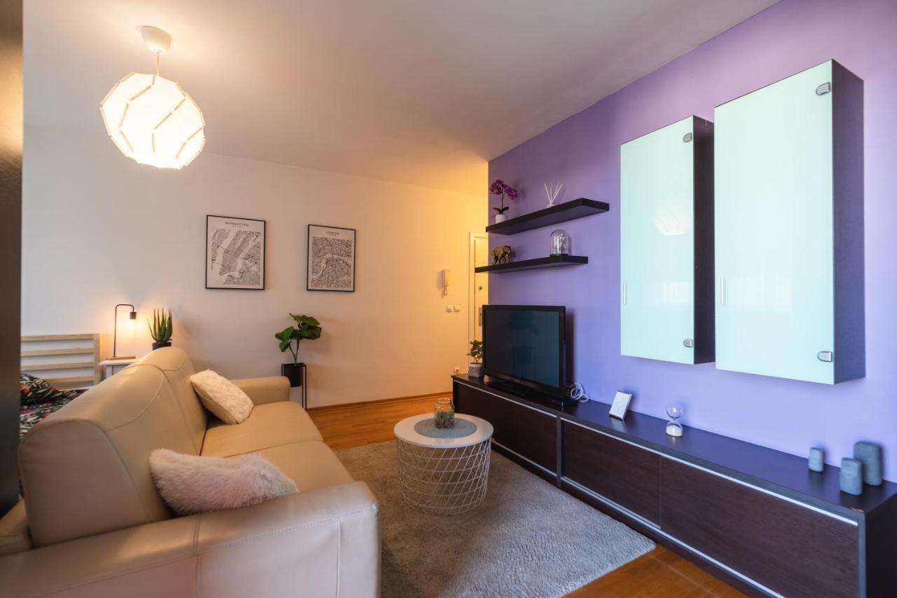 Flexible Selfcheckins 29 - - Garage - Loggia - New - Repinc Apartment Zagreb