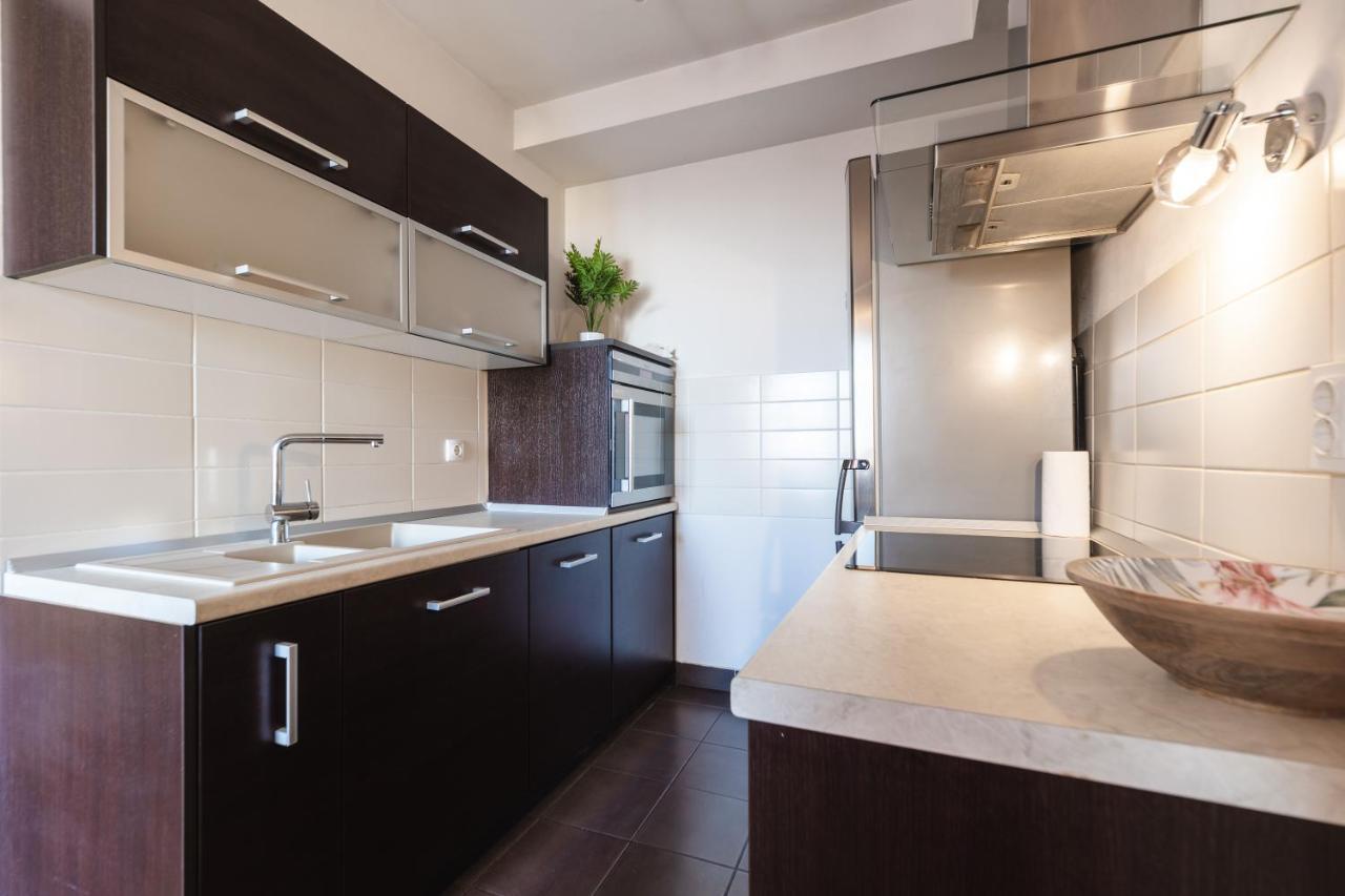 Flexible Selfcheckins 29 - - Garage - Loggia - New - Repinc Apartment *
